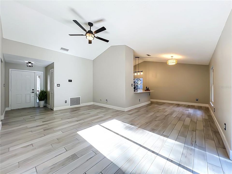 Active With Contract: $350,000 (3 beds, 2 baths, 1448 Square Feet)