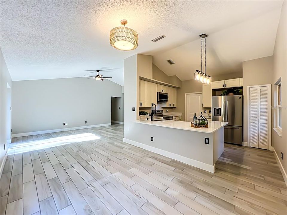 Active With Contract: $350,000 (3 beds, 2 baths, 1448 Square Feet)