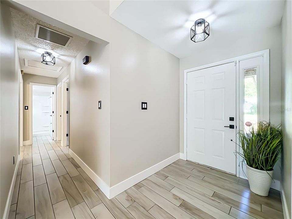 Active With Contract: $350,000 (3 beds, 2 baths, 1448 Square Feet)