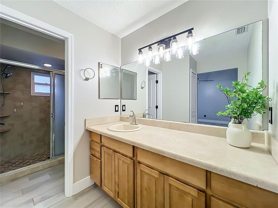 Active With Contract: $350,000 (3 beds, 2 baths, 1448 Square Feet)
