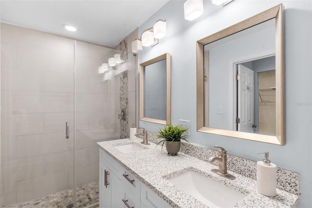 En Venta: $499,000 (4 camas, 3 baños, 2076 Pies cuadrados)