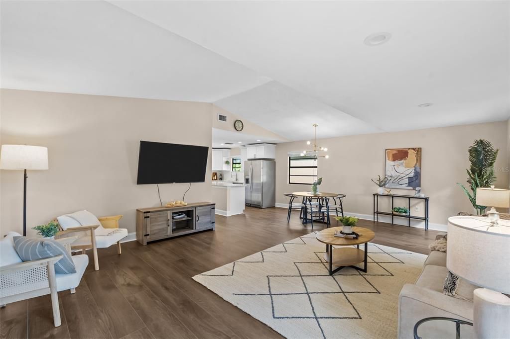En Venta: $499,000 (4 camas, 3 baños, 2076 Pies cuadrados)