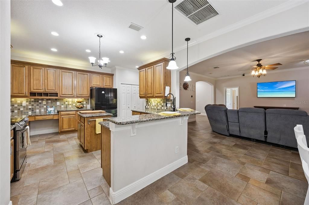 For Sale: $650,000 (5 beds, 4 baths, 3763 Square Feet)