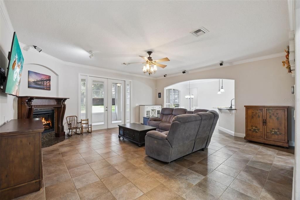 For Sale: $650,000 (5 beds, 4 baths, 3763 Square Feet)