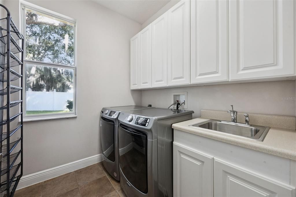 For Sale: $650,000 (5 beds, 4 baths, 3763 Square Feet)