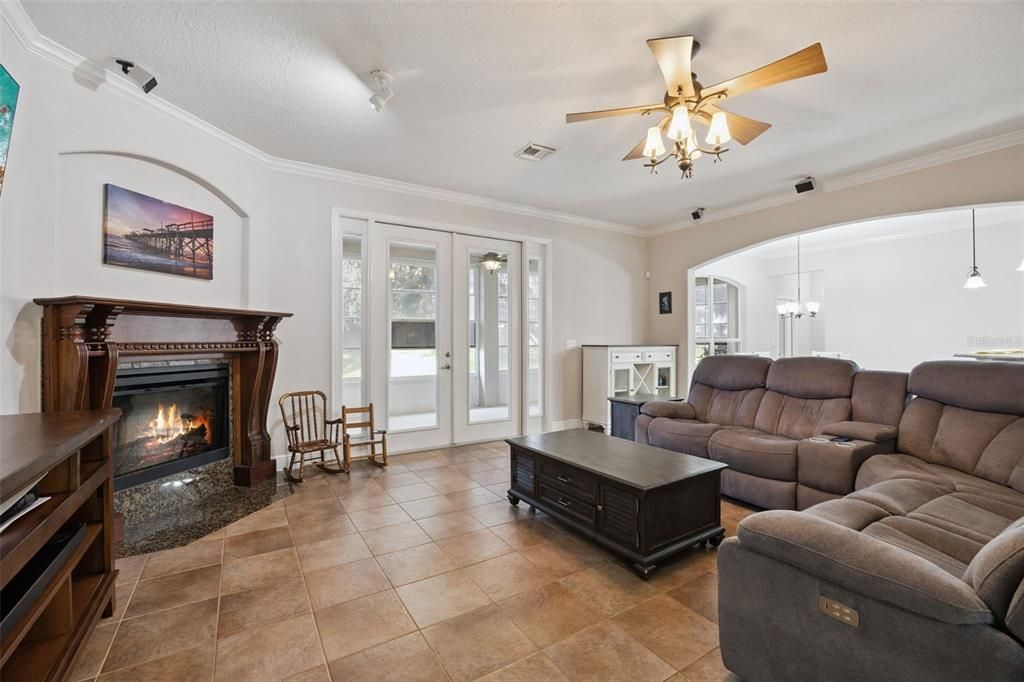 For Sale: $650,000 (5 beds, 4 baths, 3763 Square Feet)