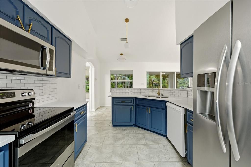 For Sale: $339,900 (3 beds, 2 baths, 1590 Square Feet)