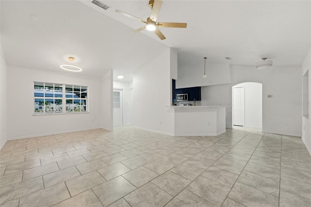 For Sale: $339,900 (3 beds, 2 baths, 1590 Square Feet)