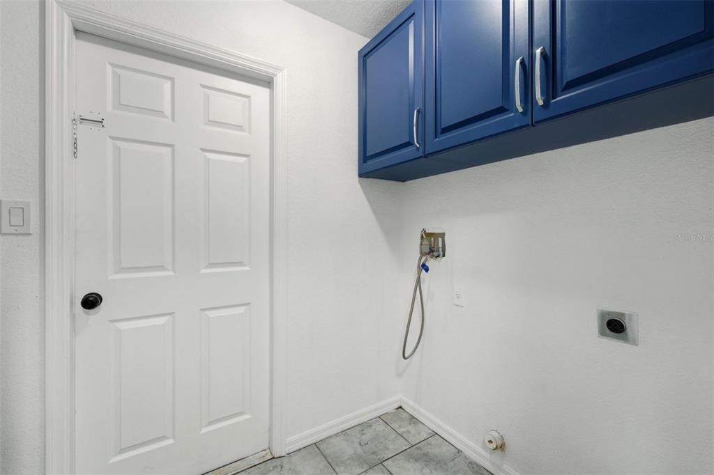 For Sale: $339,900 (3 beds, 2 baths, 1590 Square Feet)