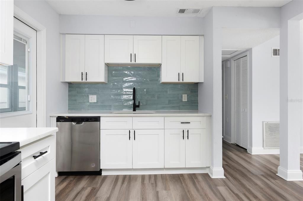En Venta: $429,000 (3 camas, 2 baños, 1580 Pies cuadrados)