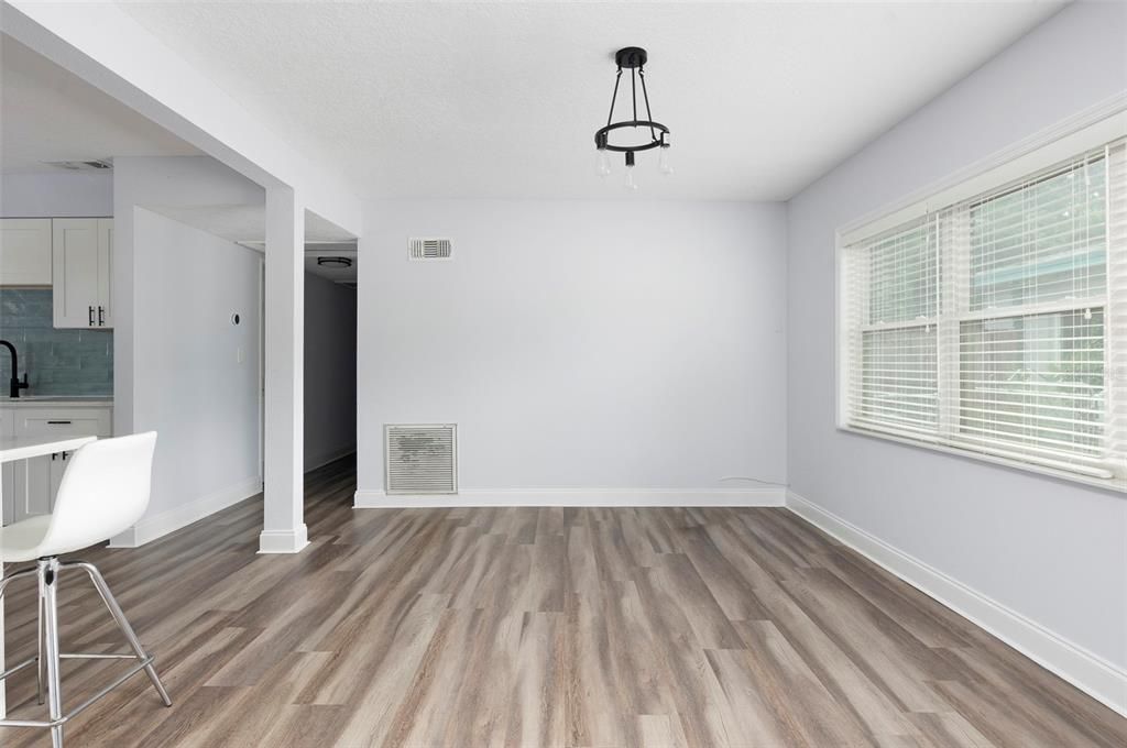 En Venta: $429,000 (3 camas, 2 baños, 1580 Pies cuadrados)
