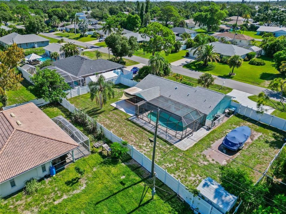 На продажу: $349,900 (2 спален, 2 ванн, 967 Квадратных фут)