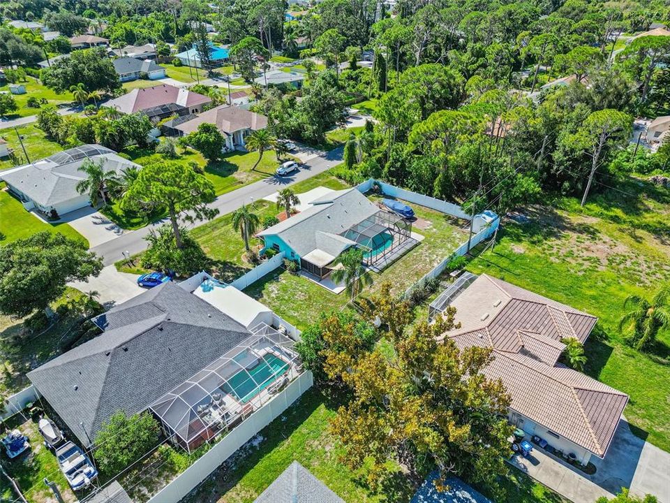 На продажу: $349,900 (2 спален, 2 ванн, 967 Квадратных фут)