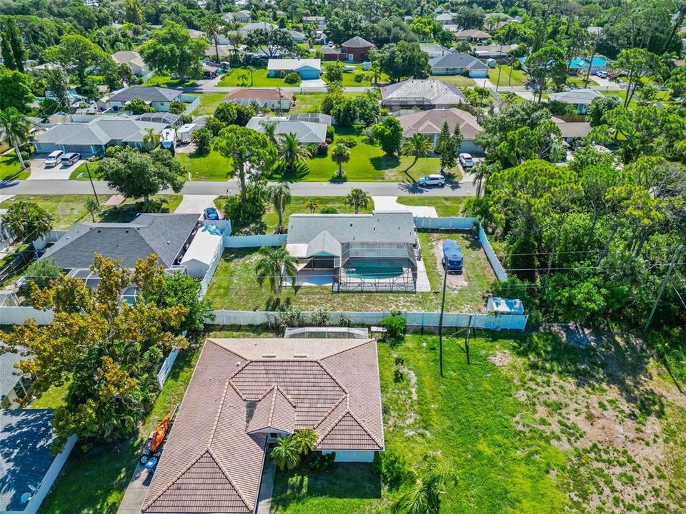 На продажу: $349,900 (2 спален, 2 ванн, 967 Квадратных фут)