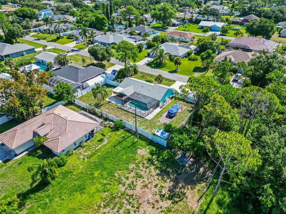На продажу: $349,900 (2 спален, 2 ванн, 967 Квадратных фут)