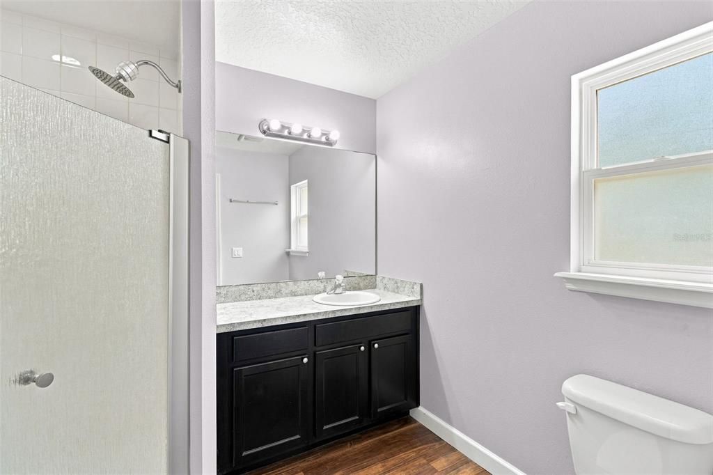 Activo con contrato: $267,000 (3 camas, 2 baños, 1098 Pies cuadrados)