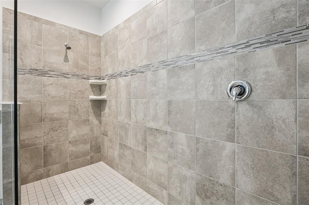 En Venta: $675,000 (6 camas, 4 baños, 2998 Pies cuadrados)