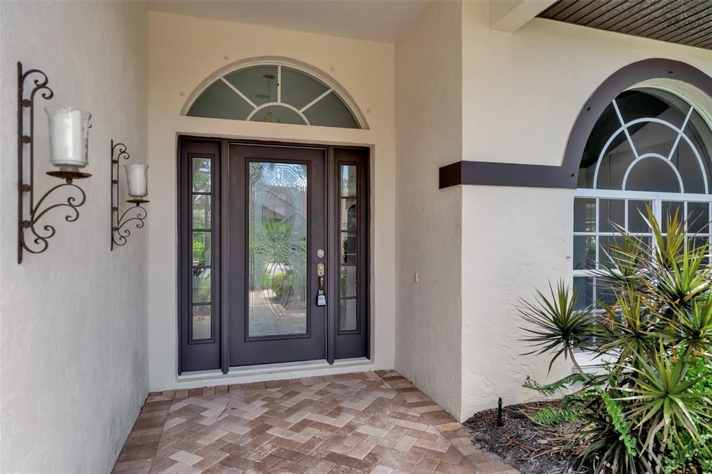 For Sale: $557,000 (3 beds, 2 baths, 1932 Square Feet)