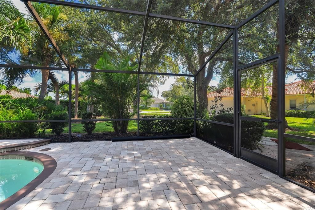 For Sale: $557,000 (3 beds, 2 baths, 1932 Square Feet)