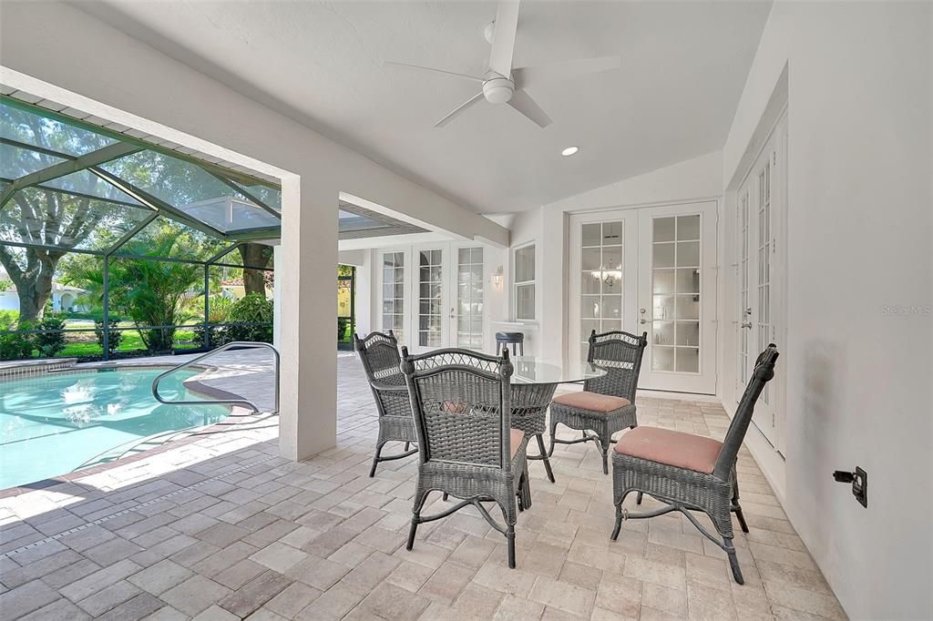 For Sale: $557,000 (3 beds, 2 baths, 1932 Square Feet)