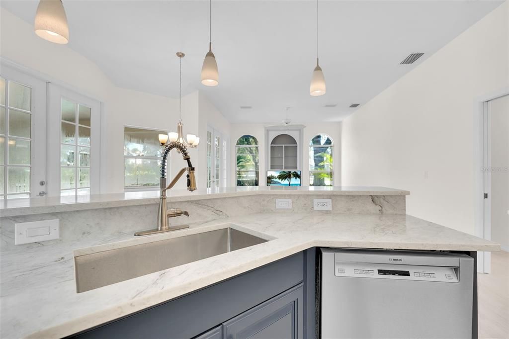For Sale: $557,000 (3 beds, 2 baths, 1932 Square Feet)