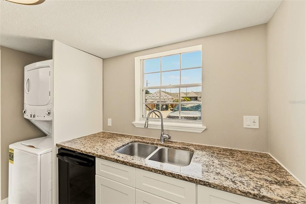 For Sale: $140,000 (2 beds, 2 baths, 1255 Square Feet)