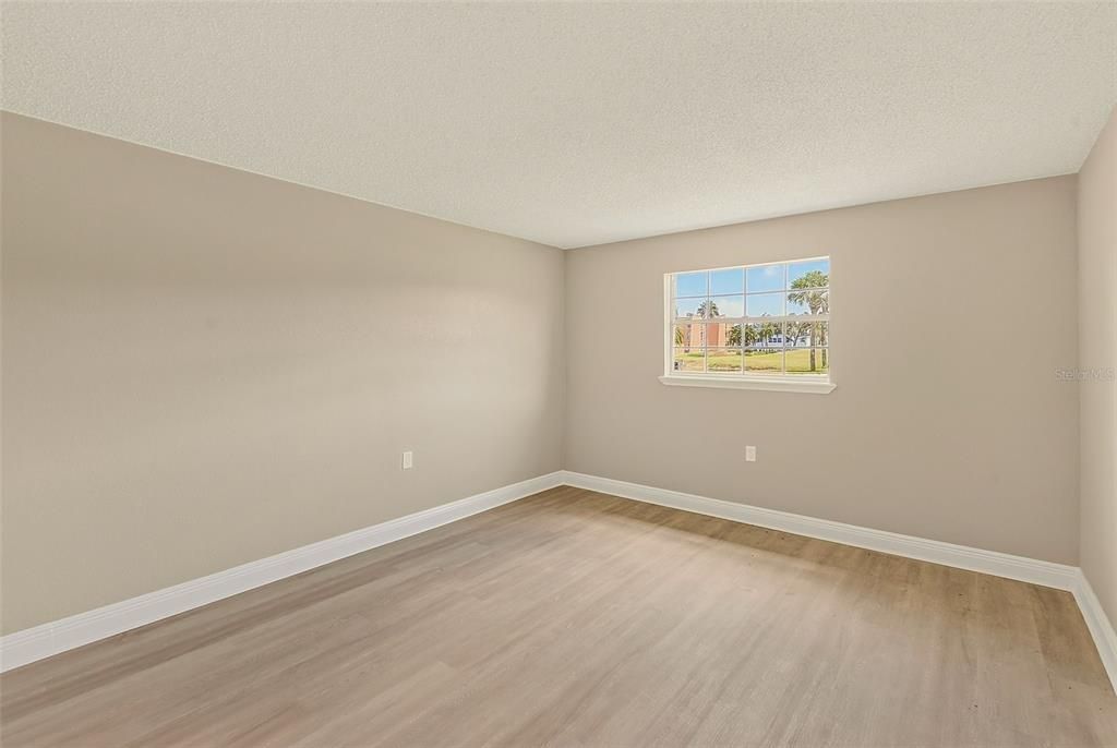 For Sale: $140,000 (2 beds, 2 baths, 1255 Square Feet)