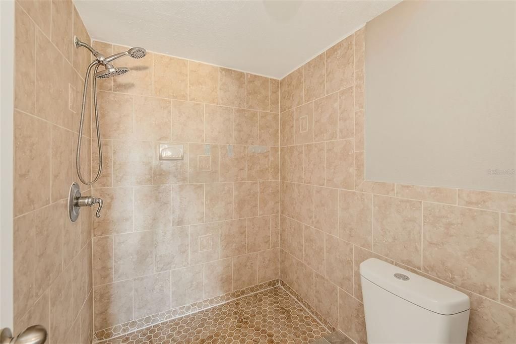 For Sale: $140,000 (2 beds, 2 baths, 1255 Square Feet)