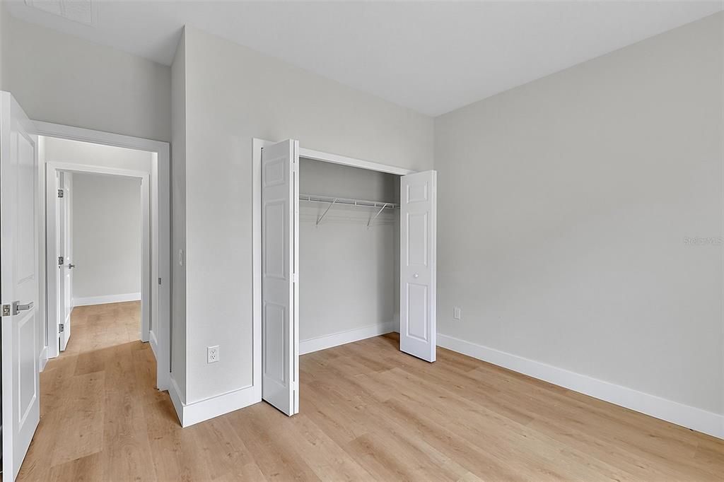 For Sale: $419,900 (4 beds, 4 baths, 2100 Square Feet)