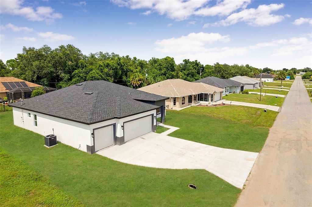 For Sale: $419,900 (4 beds, 4 baths, 2100 Square Feet)