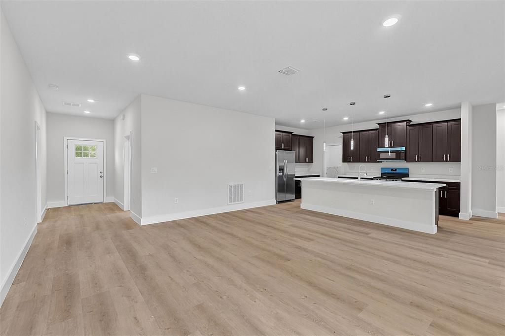 For Sale: $419,900 (4 beds, 4 baths, 2100 Square Feet)