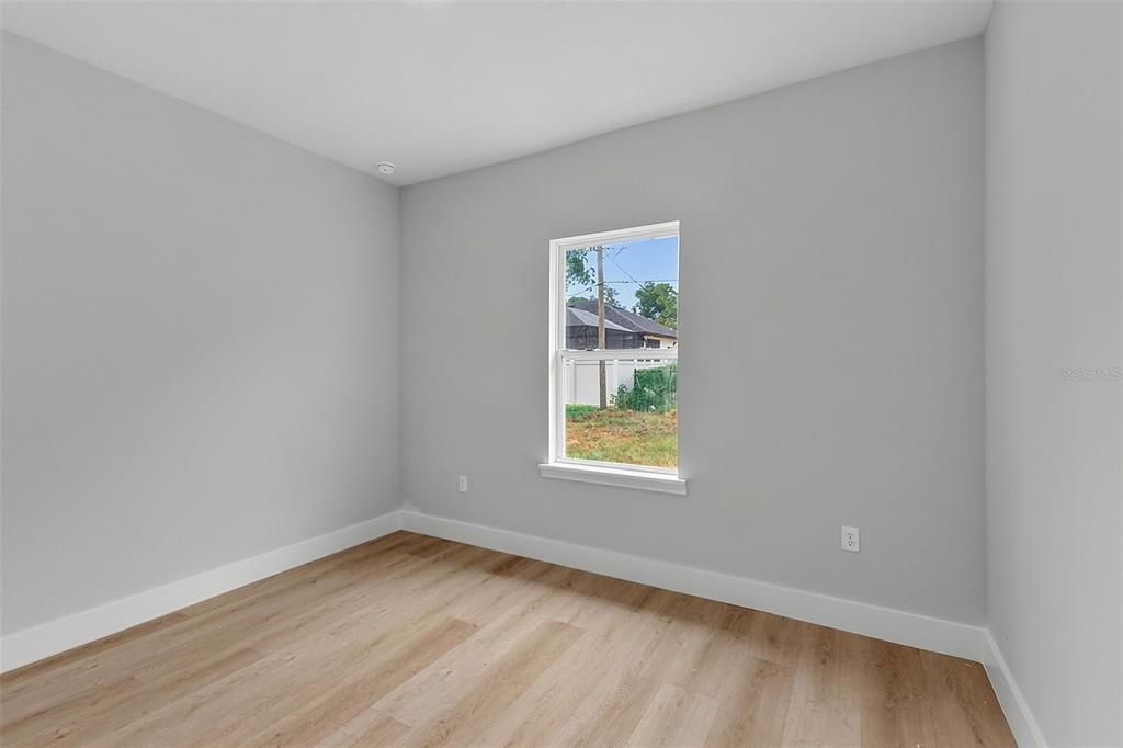 For Sale: $419,900 (4 beds, 4 baths, 2100 Square Feet)