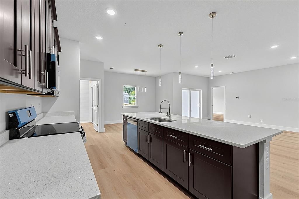 For Sale: $419,900 (4 beds, 4 baths, 2100 Square Feet)