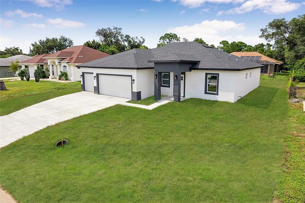For Sale: $419,900 (4 beds, 4 baths, 2100 Square Feet)