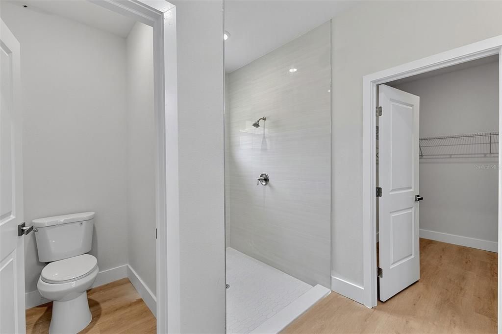 For Sale: $419,900 (4 beds, 4 baths, 2100 Square Feet)
