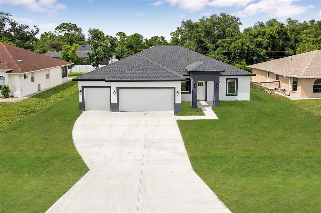 For Sale: $419,900 (4 beds, 4 baths, 2100 Square Feet)