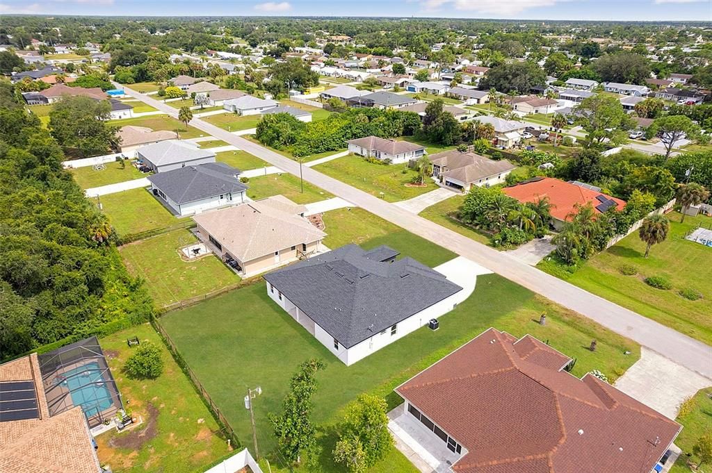 For Sale: $419,900 (4 beds, 4 baths, 2100 Square Feet)