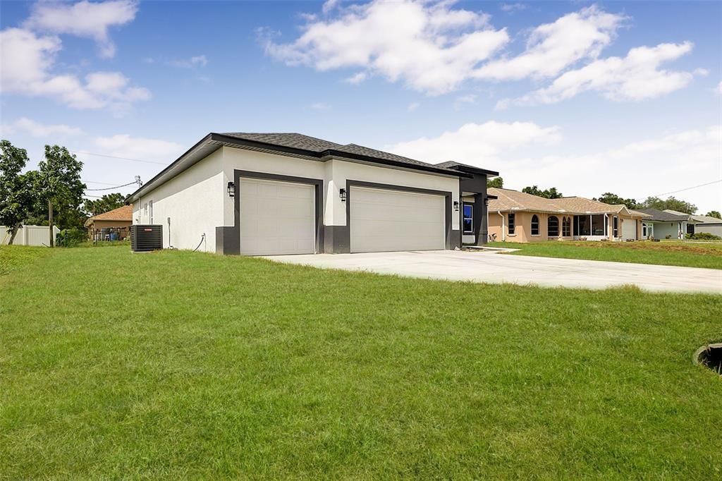 For Sale: $419,900 (4 beds, 4 baths, 2100 Square Feet)