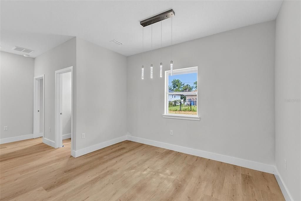For Sale: $419,900 (4 beds, 4 baths, 2100 Square Feet)