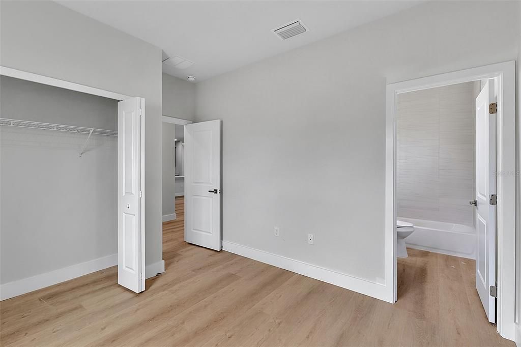 For Sale: $419,900 (4 beds, 4 baths, 2100 Square Feet)