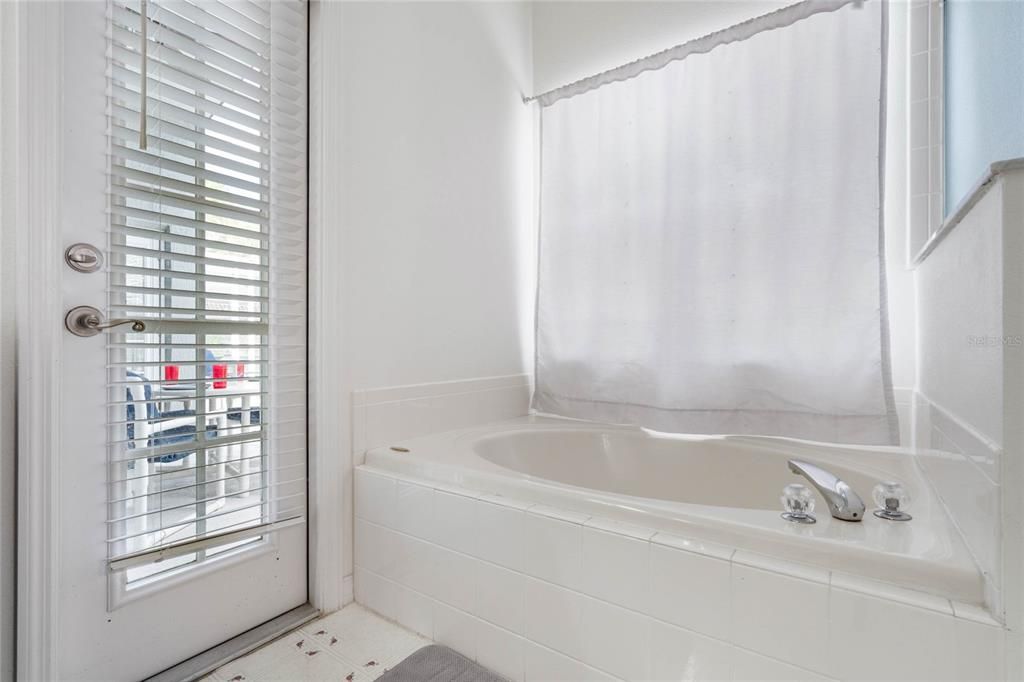 En Venta: $485,000 (4 camas, 3 baños, 1760 Pies cuadrados)
