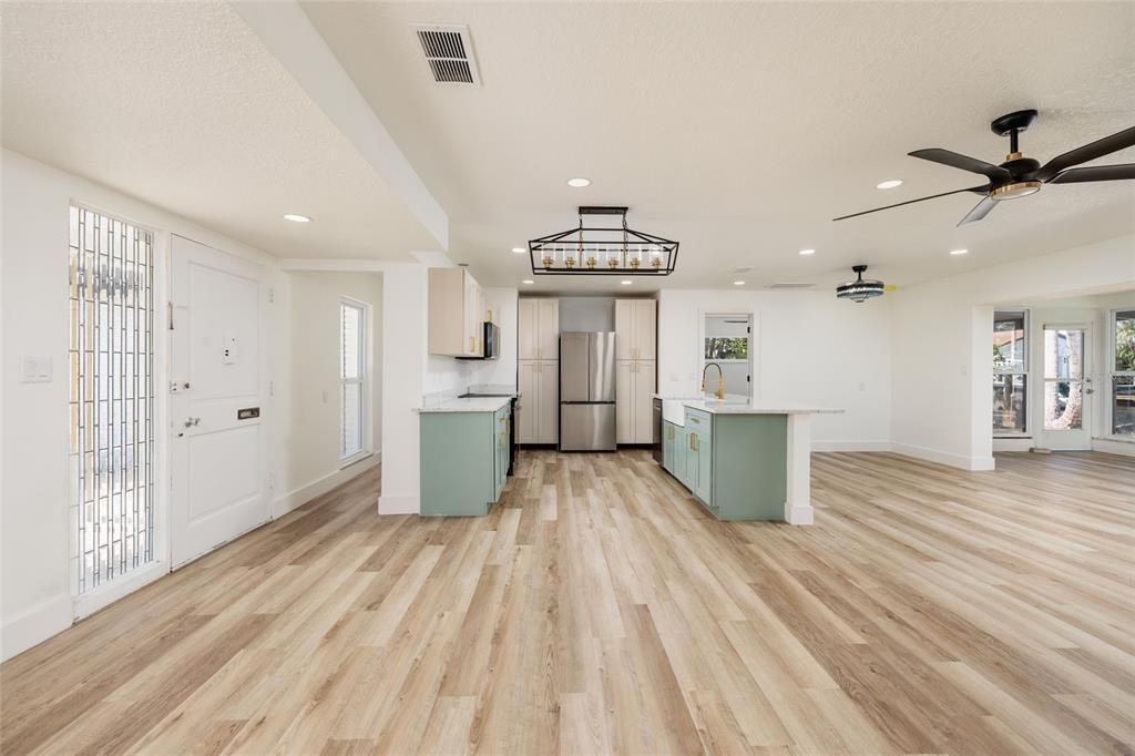 : $899,900 (3 camas, 2 baños, 1689 Pies cuadrados)