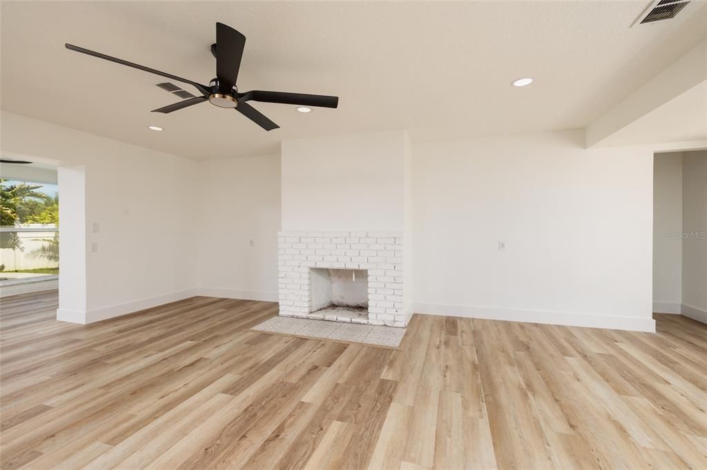 : $899,900 (3 camas, 2 baños, 1689 Pies cuadrados)