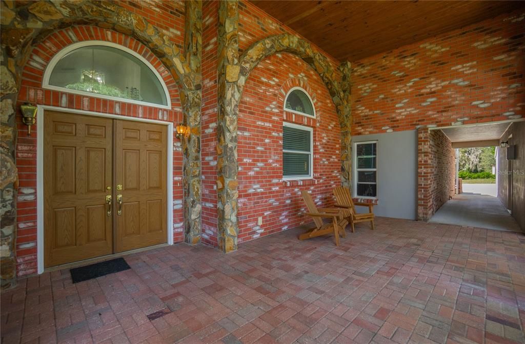 For Sale: $748,000 (3 beds, 3 baths, 2400 Square Feet)