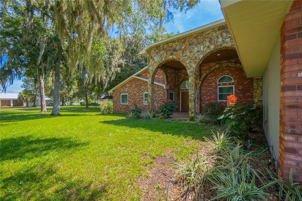 For Sale: $748,000 (3 beds, 3 baths, 2400 Square Feet)