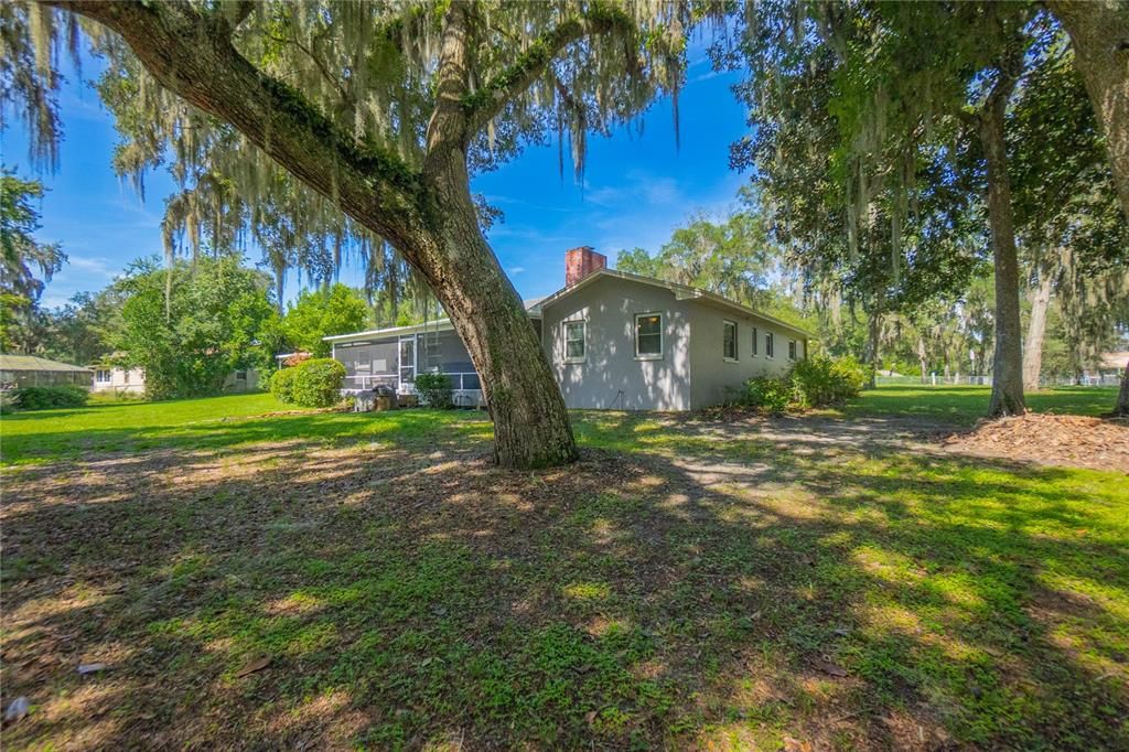 For Sale: $748,000 (3 beds, 3 baths, 2400 Square Feet)