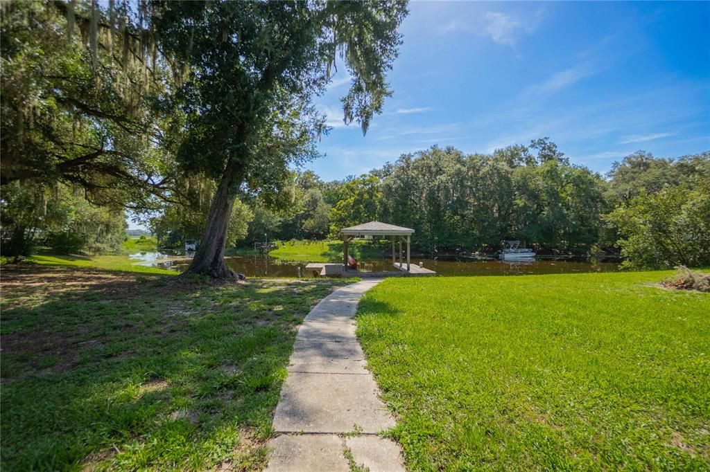 For Sale: $748,000 (3 beds, 3 baths, 2400 Square Feet)