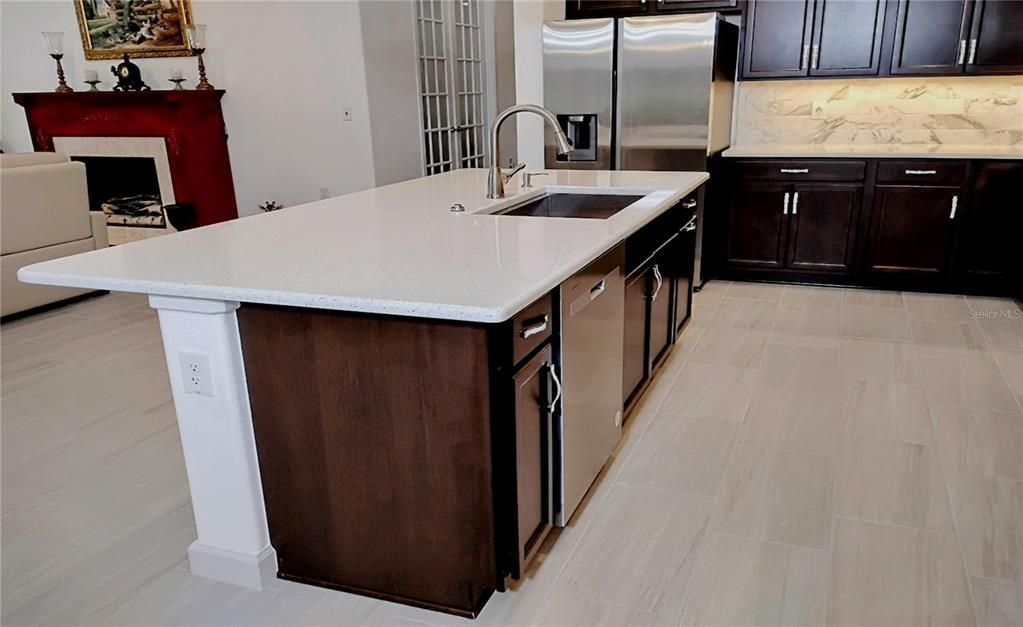 For Sale: $475,000 (3 beds, 2 baths, 2087 Square Feet)