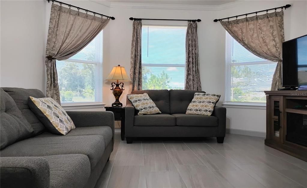 For Sale: $475,000 (3 beds, 2 baths, 2087 Square Feet)