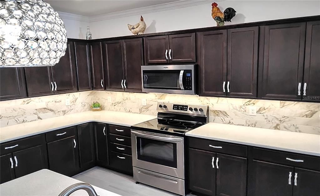 For Sale: $475,000 (3 beds, 2 baths, 2087 Square Feet)